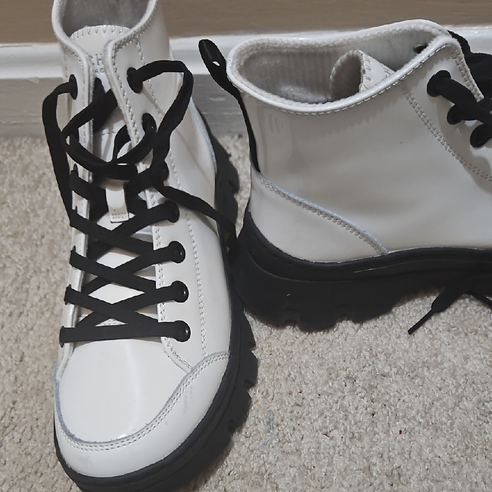 Skechers White and Black Ankle Boots